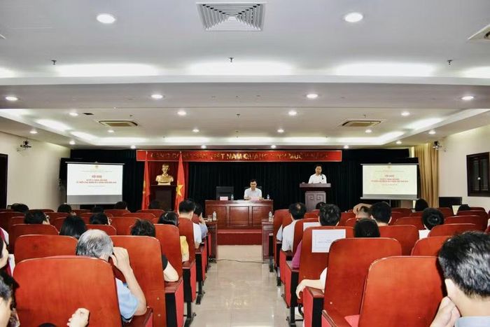 Các đại biểu lắng nghe ý kiến kết luận của Thứ trưởng Lê Quân tại hội nghị.