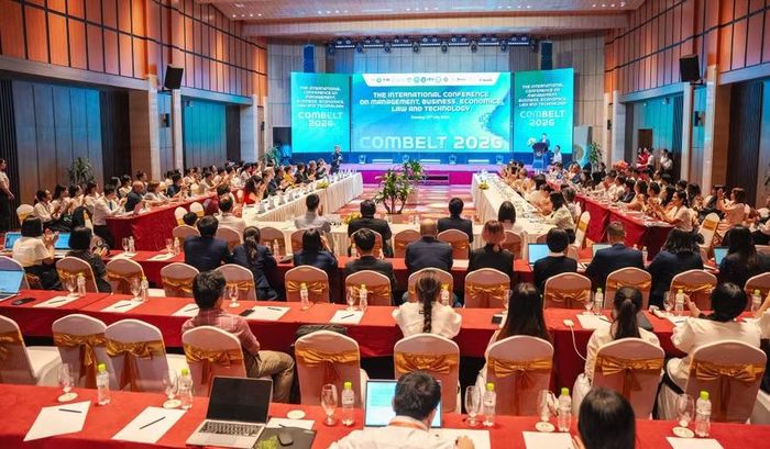 Các báo cáo tại hội thảo mở ra nhiều góc nhìn mới về quản trị, công nghệ và phát triển bền vững.