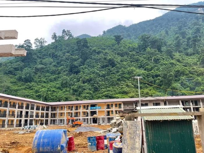 Tiến độ xây dựng các trường học đang được gấp rút hoàn thiện.