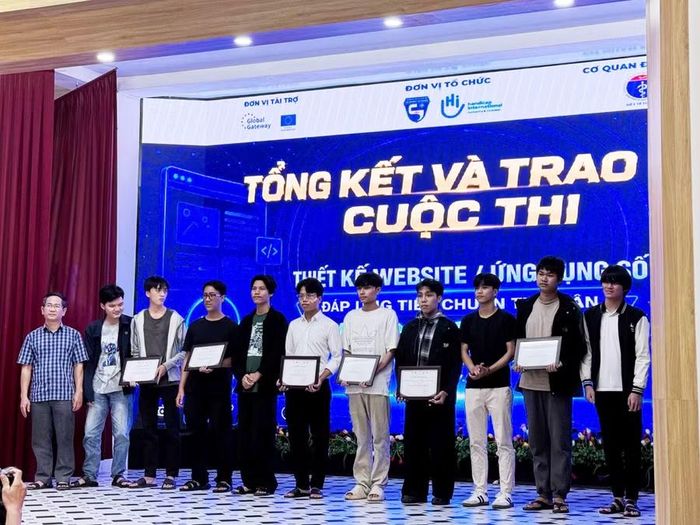 Các sản phẩm dự thi được đánh giá cao bởi tính thực tiễn, giải quyết vấn đề xã hội liên quan người khuyết tật và tiếp cận số ở phạm vi quốc tế.