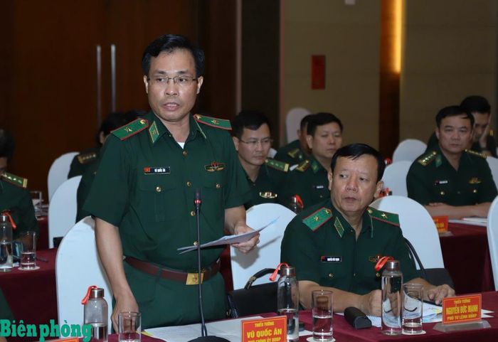 Thiếu tướng Vũ Quốc Ân phát biểu tại buổi làm việc. Ảnh: Ngọc Lâm