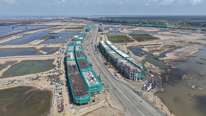 Chỉ sau hơn một năm, từ vùng biển cạn hoang sơ, vắng vẻ đã nên hình vóc một vùng đất mới - đô thị mới, với nhiều hạ tầng hiện đại trong tương lai.