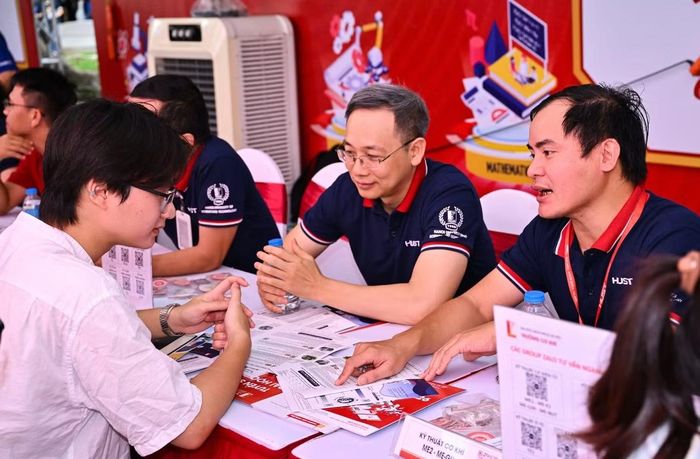 Năm nay, Đại học Bách Khoa Hà Nội dự kiến tuyển 9.880 thí sinh.