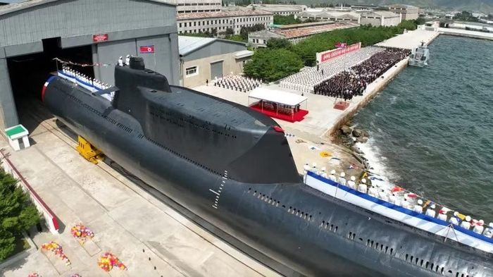  Tàu ngầm lớp Romeo được cải tiến của Triều Tiên. Ảnh: KCNA. 