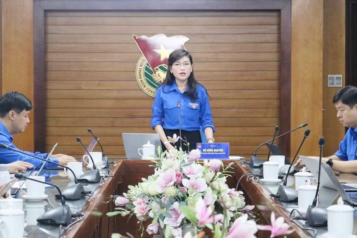 Chị Hồ Hồng Nguyên - Bí thư Trung ương Đoàn phát biểu kết luận hội nghị.
