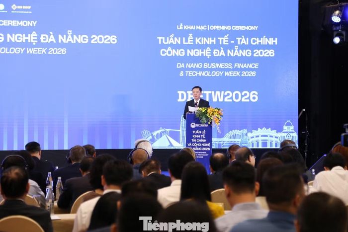 Ông Thái Thanh Quý - Phó Trưởng ban thường trực Ban Chính sách, Chiến lược T.Ư - nêu 5 chuyển dịch lớn trong kiến tạo chính sách.