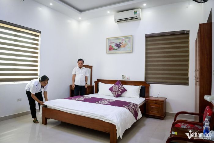 Ông Nguyễn Quang Sung, chủ khách sạn Minh Hạnh 2, cho biết cơ sở có 60 phòng nghỉ tiêu chuẩn 2 sao