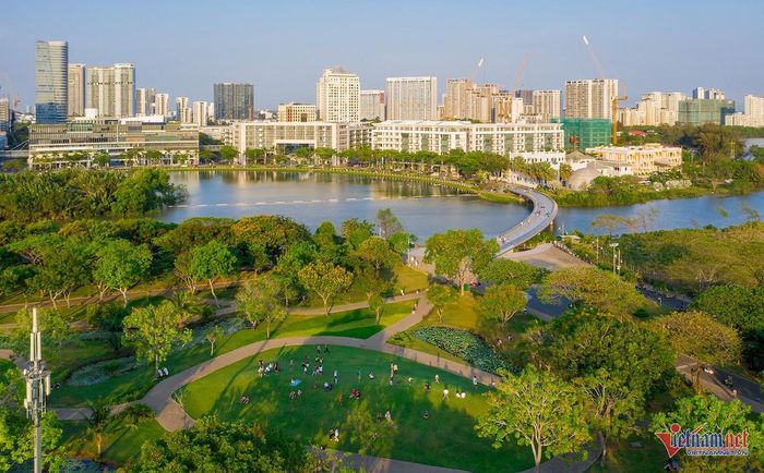 Bên cạnh vị trí, hạ tầng và mức độ hoàn thiện đô thị đang trở thành những yếu tố quan trọng quyết định giá căn hộ tại TPHCM. Ảnh: Anh Phương