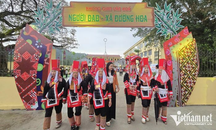 Người Dao ở xã vùng cao Đường Hoa tích cực tham gia các lễ hội truyền thống, thúc đẩy du lịch cộng đồng tại địa phương. Ảnh: Mỹ Dung
