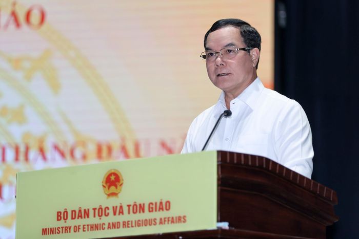 Bộ trưởng Bộ Dân tộc và Tôn giáo Nguyễn Đình Khang phát biểu chỉ đạo tại hội nghị. Ảnh: Lê Anh Dũng