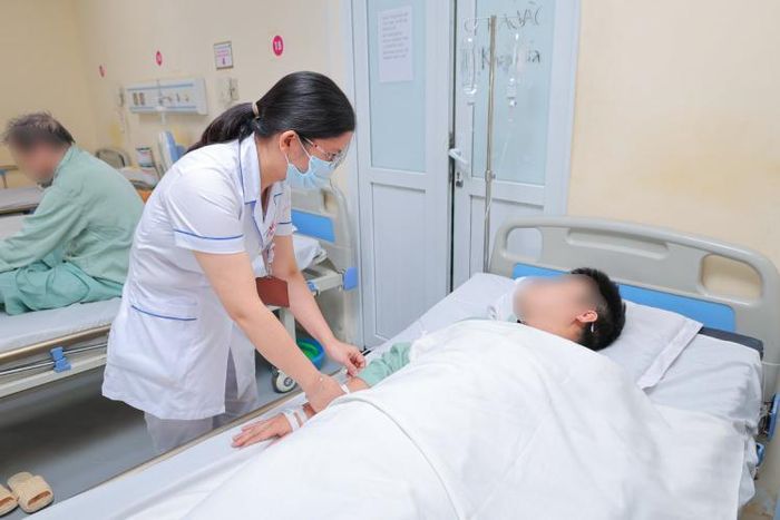 Bệnh nhân đang được cấp cứu. BVCC.