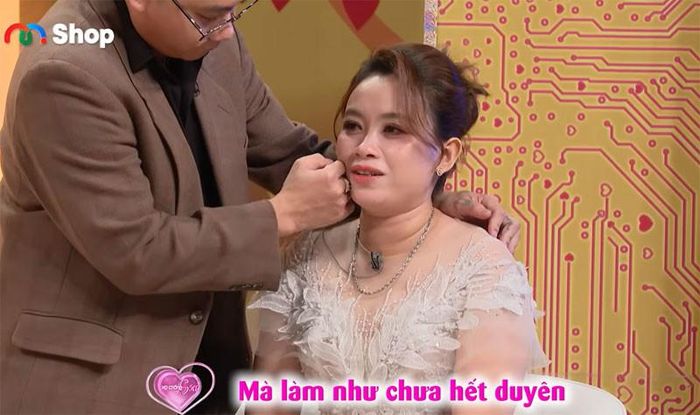 Cặp đôi trải qua nhiều thăng trầm trong hôn nhân. Ảnh cắt từ clip 