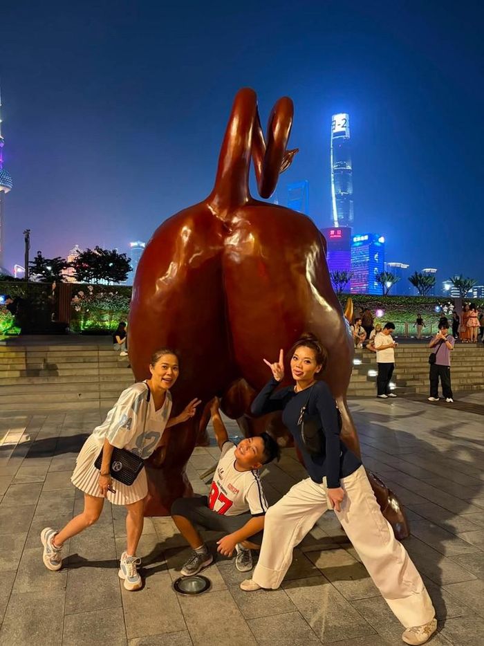 Ca sĩ Mỹ Lệ bày tỏ nỗi nhớ con trai khi gửi bé về quê.