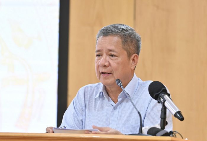 Ông Bùi Quốc Hùng, Phó Cục trưởng Cục Điện lực thông tin về cơ chế, chính sách khuyến khích phát triển điện mặt trời mái nhà. Ảnh: MOIT