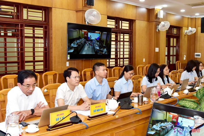Đại diện lãnh đạo một số sở, ngành tham gia hội nghị tại điểm cầu Hà Tĩnh