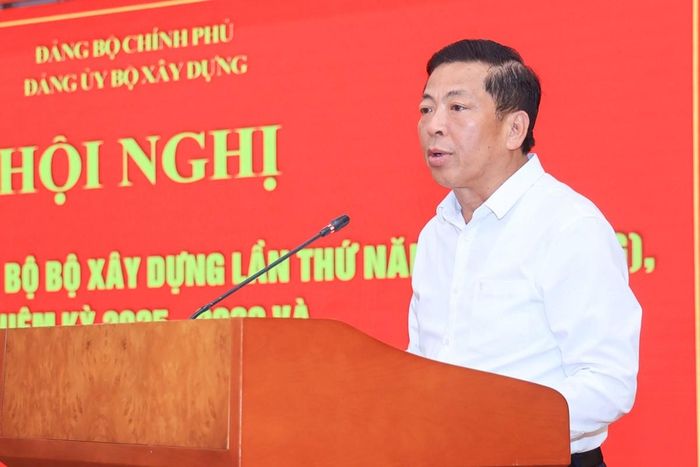 Bộ trưởng Bộ Xây dựng Trần Hồng Minh kết luận hội nghị. Ảnh: Báo Xây dựng.