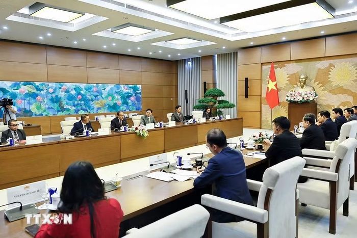 Chủ tịch Quốc hội Trần Thanh Mẫn tiếp Tổng Chưởng lý Malaysia Tan Sri Mohd Dusuki Mokhtar. (Ảnh: Doãn Tấn/TTXVN)