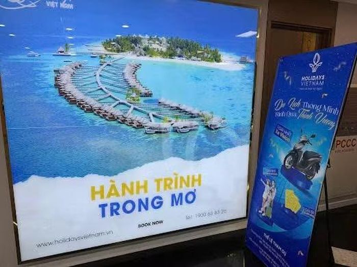 Phương thức hoạt động của doanh nghiệp này được tổ chức bài bản từ khâu tiếp cận khách hàng, tổ chức hội thảo, tư vấn, ký kết hợp đồng đến việc sử dụng các thủ đoạn gian dối để buộc khách hàng đầu tư thêm nhằm chiếm đoạt tài sản. (Ảnh: CA Thành phố Hồ Chí Minh cung cấp)