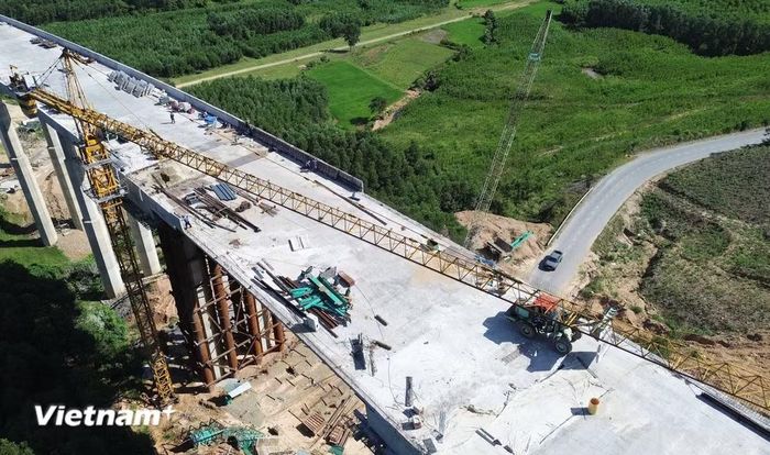 Thủ trưởng các chủ đầu tư chịu hoàn toàn trách nhiệm trước Bộ trưởng Bộ Xây dựng nếu không hoàn thành mục tiêu giải ngân. (Ảnh: Khánh Hùng/Vietnam+)