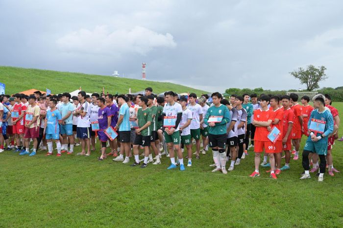 Các đội bóng đá của cộng đồng người Việt tham gia giải bóng đá từ thiện FAVIJA Charity Cup lần thứ 4. Ảnh: Bùi Hà - P/v TTXVN tại Nhật Bản