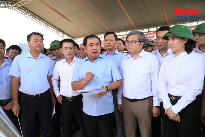Tại buổi kiểm tra ngày 24/6, Bí thư Thành ủy Hà Nội Trần Đức Thắng yêu cầu các đơn vị liên quan trong tháng 7/22026 phải phá dỡ xong các công trình thuộc phạm vi dự án để bàn giao mặt bằng sạch cho nhà thầu thi công, hoàn thành dự án trong quý I/2027.