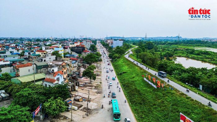 ... dự kiến hoàn thành trong năm 2027, nhưng đến nay, mặt bằng cho nhà đầu tư thi công vẫn hạn chế.