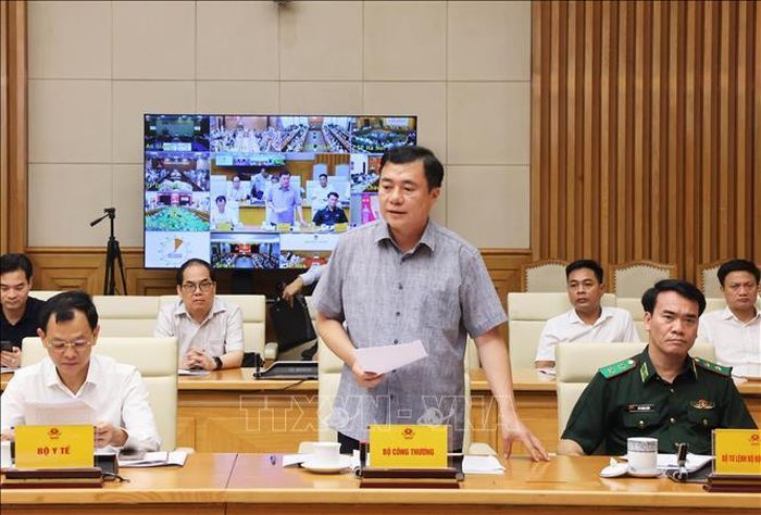 Thứ trưởng Bộ Công Thương Nguyễn Sinh Nhật Tân phát biểu. Ảnh: Lâm Khánh/TTXVN