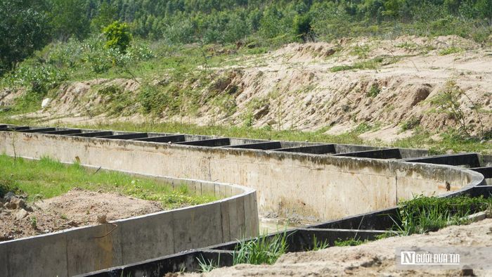 “Ban QLDA - ĐTXD số 2 cùng các nhà thầu đang quyết tâm vượt qua khó khăn về chi phí đầu vào, tập trung nguồn lực để hoàn thành dự án đúng kế hoạch, đảm bảo hiệu quả cấp nước phục vụ sinh hoạt và sản xuất cho khu vực Hàm Tân, La Gi và Tân Hải”, ông Đông nhấn mạnh.
