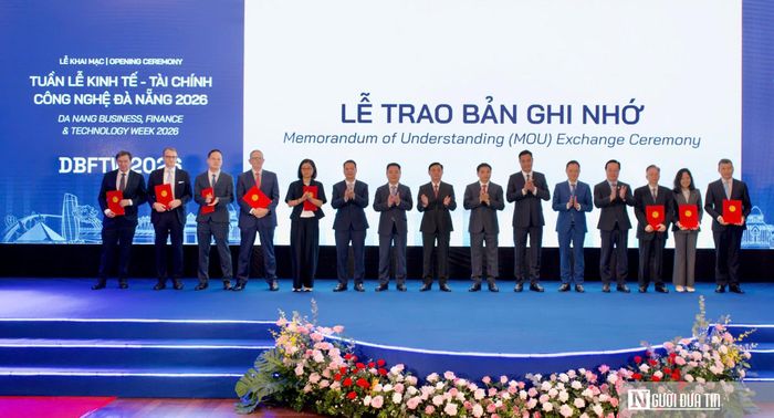 Trao các biên bản ghi nhớ, hợp tác giữa Ủy ban nhân dân thành phố Đà Nẵng, Cơ quan Điều hành Trung tâm tài chính Quốc tế Việt Nam tại thành phố Đà Nẵng với các cơ quan, tổ chức, doanh nghiệp trong nước và quốc tế.