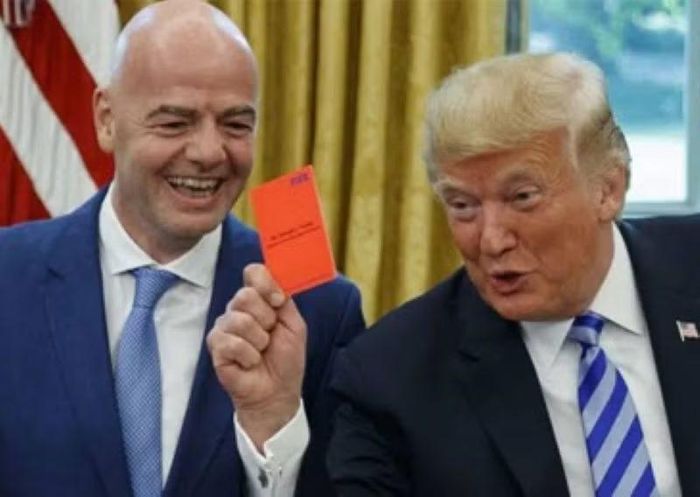 Việc ông Trump can thiệp vào vụ thẻ đỏ của cầu thủ chủ chốt đội Mỹ ngay trước trận đấu với tuyển Bỉ khiến châu Âu tức giận. Ảnh: Guancha.