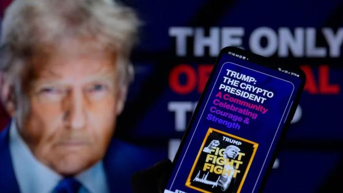 Ngay sau khi đồng tiền $TRUMP được tung ra thị trường, giá của nó đã giảm mạnh. Ảnh: AFP.