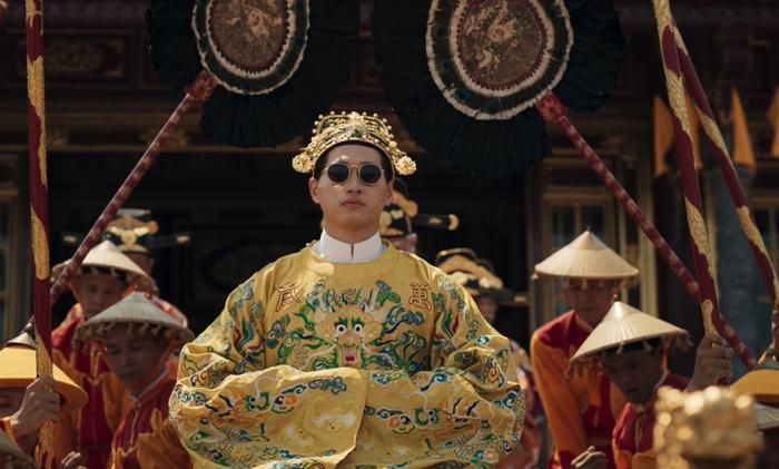 Tạo hình vua Bảo Đại do Ma Ran Đô thủ vai.