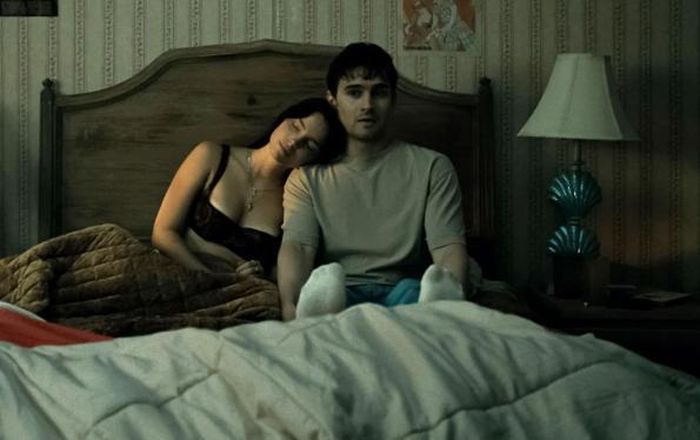 Obsession trở thành hiện tượng văn hóa nhờ sự kết hợp giữa ý tưởng mới lạ, diễn xuất ấn tượng và hiệu ứng truyền miệng mạnh mẽ.