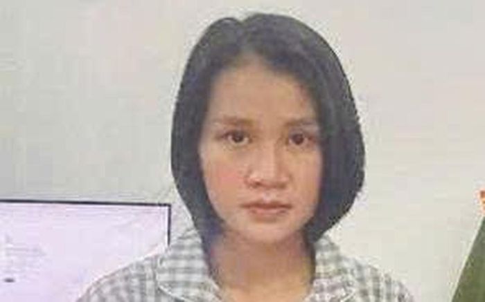 Công an xã Quảng Bị bắt giữ đối tượng Phạm Thị Ngọc Ánh. Ảnh: Công an TP Hà Nội