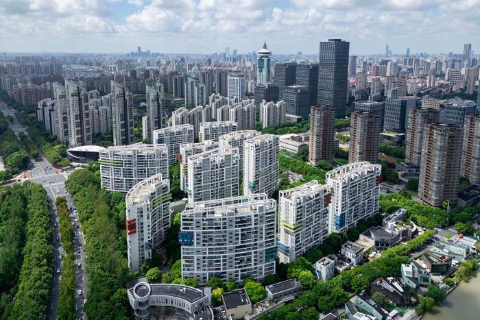 Các dự án "vi cải tạo" tập trung nâng cấp hạ tầng, cải thiện điều kiện sống và không gian công cộng mà không phá dỡ toàn bộ khu dân cư. Từ năm 2015, cách tiếp cận này dần trở thành định hướng chính trong chính sách tái thiết đô thị của Thượng Hải. Ảnh: VCG