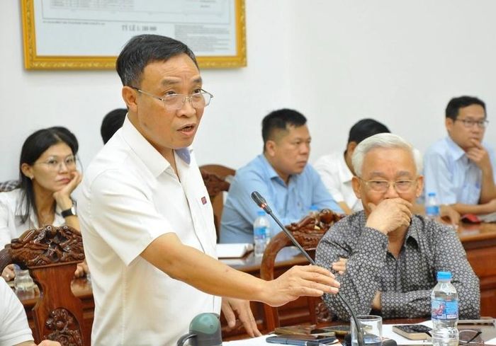 Ông Nguyễn Đăng Chinh - Giám đốc Petrolimex Cần Thơ, phát biểu tham luận tại hội nghị. Ảnh: Thanh Xuân.
