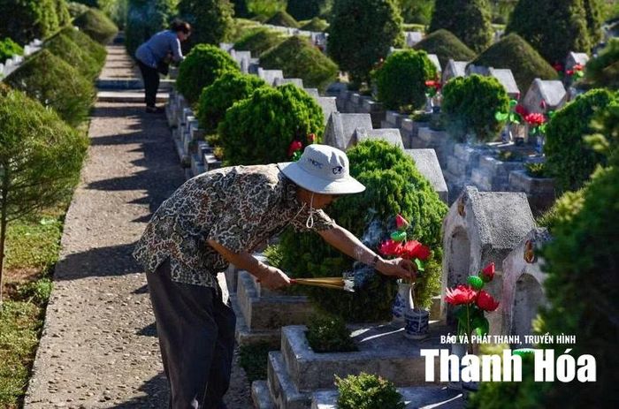 Chiến tranh đã lùi xa, tất cả đã trở thành quá khứ. Nhưng những nỗi đau, nỗi nhớ mong da diết vẫn hằn sâu trong mắt người ở lại.