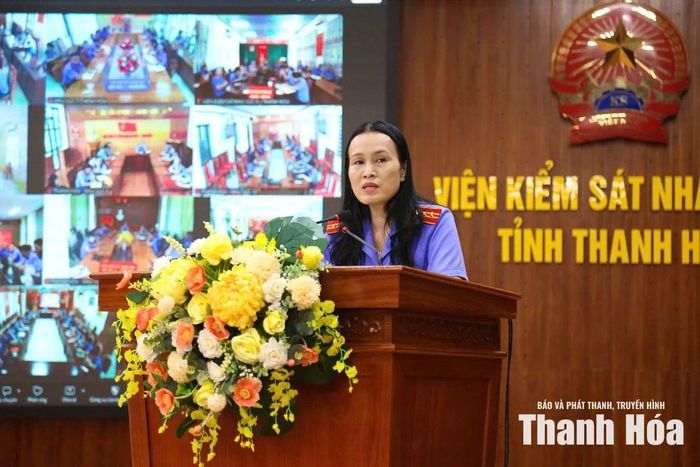 Đại diện phòng 9, VKSND tỉnh thông báo thể lệ cuộc thi.