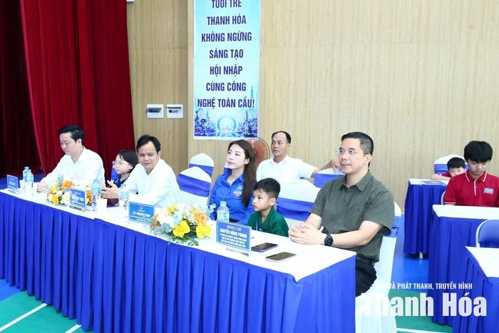 Các đại biểu dự buổi lễ tổng kết và trao giải cuộc thi.