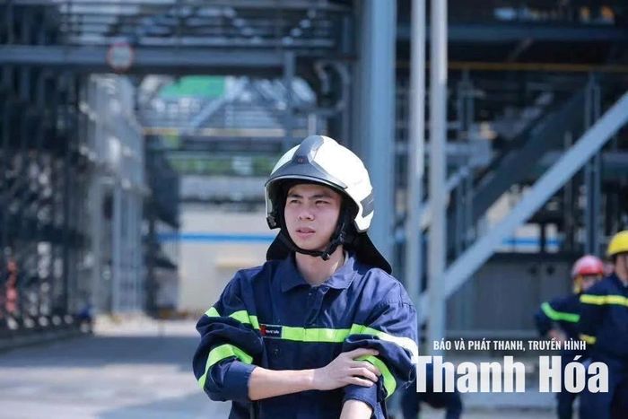 Đại úy Trịnh Thế Tuần, Đội chữa cháy và cứu nạn, cứu hộ khu vực 2, phòng Cảnh sát PCCC&CNCH. Ảnh: Tiến Đông