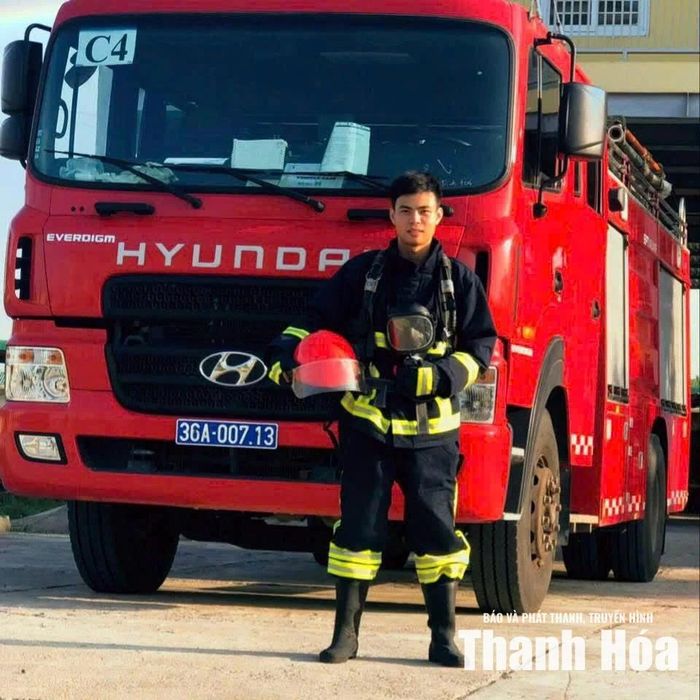 Đại úy Trịnh Thế Tuần, cán bộ Đội chữa cháy và cứu nạn, cứu hộ khu vực 2, phòng Cảnh sát PCCC&CNCH.