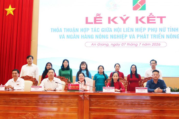 Ký kết phối hợp giữa Hội Liên hiệp Phụ nữ tỉnh An Giang với Ngân hàng Nông nghiệp và Phát triển nông thôn các chi nhánh Phú Quốc, An Giang, Kiên Giang, Kiên Giang II.