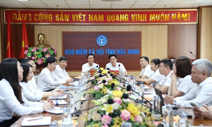  Các đại biểu dự hội nghị tại điểm cầu Bảo hiểm xã hội tỉnh. 