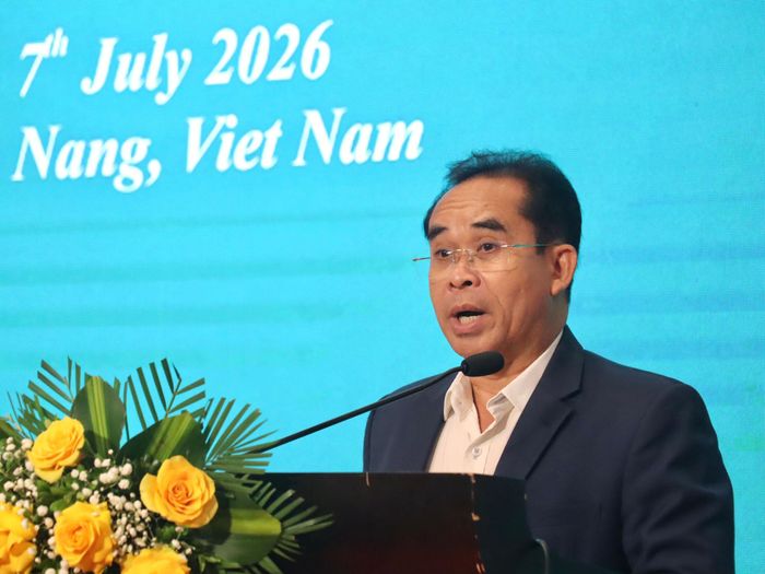 Phó Chủ tịch UBND thành phố Trần Anh Tuấn phát biểu tại diễn đàn. Ảnh: QUỐC TUẤN