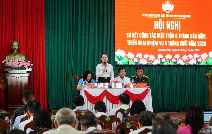 Ủy ban MTTQ Việt Nam phường Quảng Phú sơ kết công tác mặt trận 6 tháng đầu năm 2026. Ảnh: HỒ QUÂN