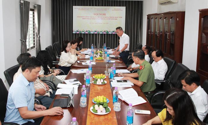 Đại diện lãnh đạo Hội Nhà báo thành phố trao đổi tại hội nghị. Ảnh: ĐẮC MẠNH