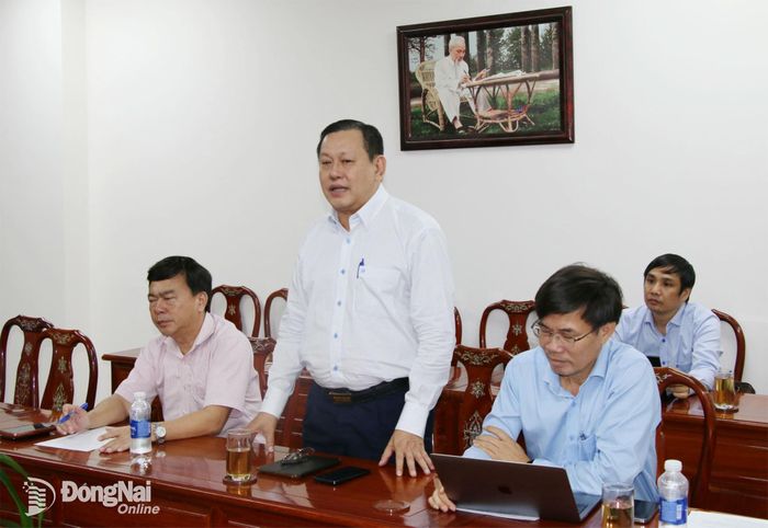 Phó Giám đốc Sở Nông nghiệp và Môi trường Đặng Minh Đức chia sẻ tại buổi làm việc. Ảnh: Hải Quân