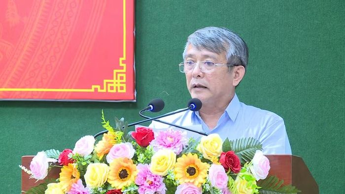 Bí thư Đảng ủy phường Quy Nhơn Nguyễn Hữu Khúc phát biểu tại hội nghị. Ảnh: Minh Hoàng