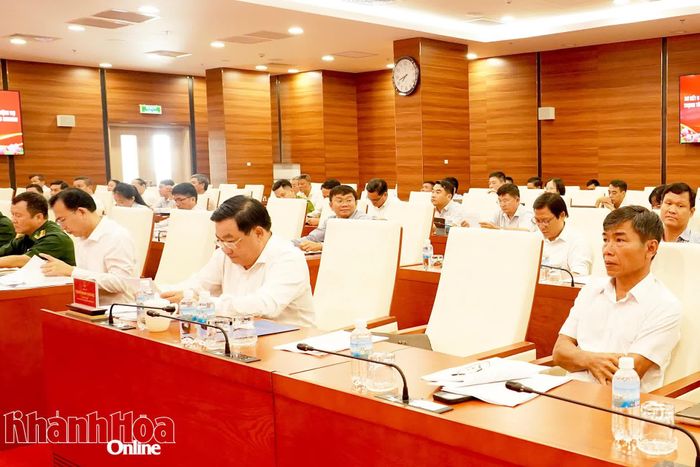 Các đại biểu tham dự hội nghị.