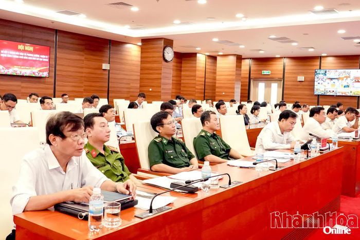 Các đại biểu tham dự hội nghị tại điểm cầu Khánh Hòa.